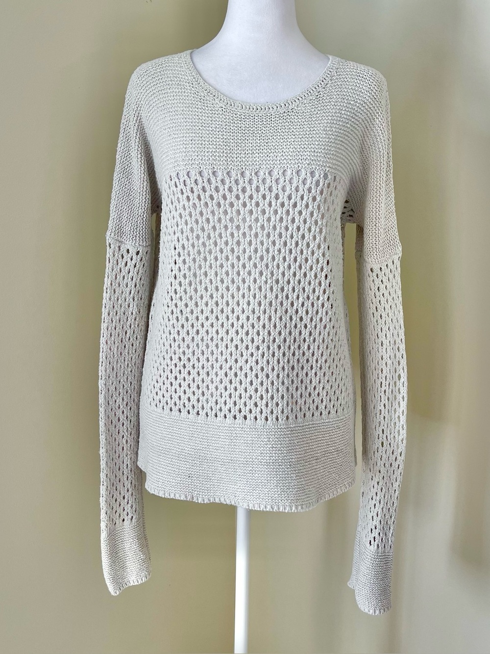 Theory Orsa Crochet Open Weave Knit Cotton Light Gray Crewneck Sweater EUC Med